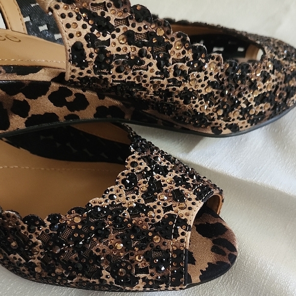 J.Renee Black and Brown Heels with Elegant Design With A Sparkling Rhinestones. - Picture 4 of 4